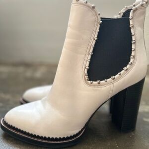 Sam Edelman White Studded Chelsea Boots | W10